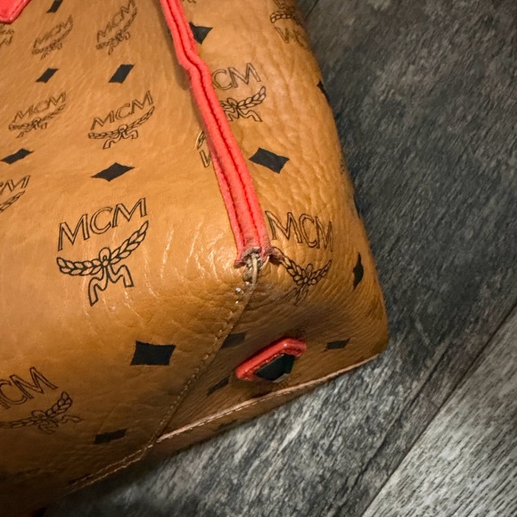 MCM Visetos Tote Bag + Wristlet Pouch - Picture 10 of 11